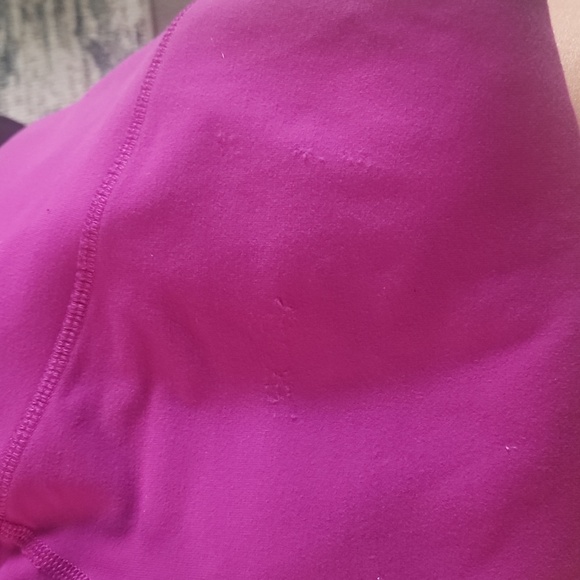 Lululemom Capri Magent Size 8 - Picture 5 of 7